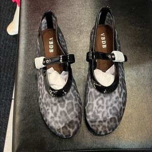 Women's Black and Gray Shoes